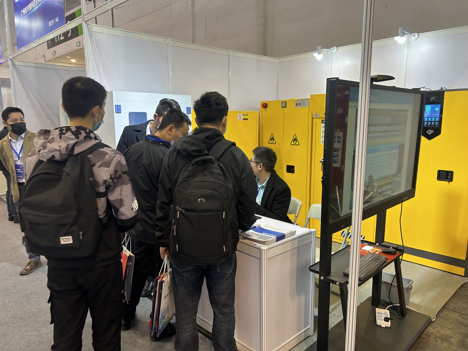 图片 5 危化品防爆柜